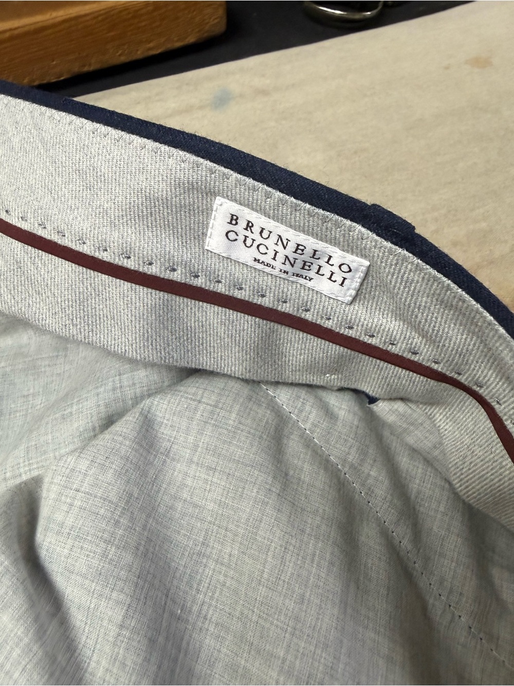 Brunello Cucinelli Navy Wool Two-Button Suit Jacket (54) w Pleated Pant (size52) - Picture 8 of 9